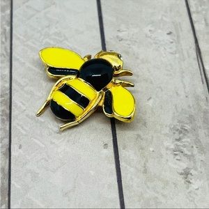 Enamel Bee Brooch Preowned Black Yellow Gold Pin Costume Jewelry Queen‎ *FLAW